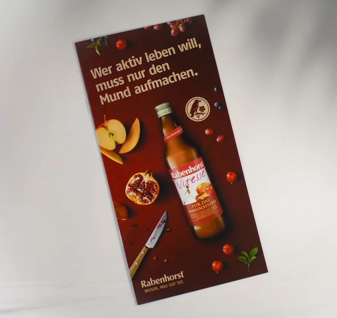 roter flyer Rabenhorst mit Flasche und Obst